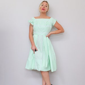 1950's Spring Bud Cotton Dress // Women's Size Double Extra Small // 24 Waist // Metal Zipper // Garden Party Dress // Full Sweep Skirt image 10