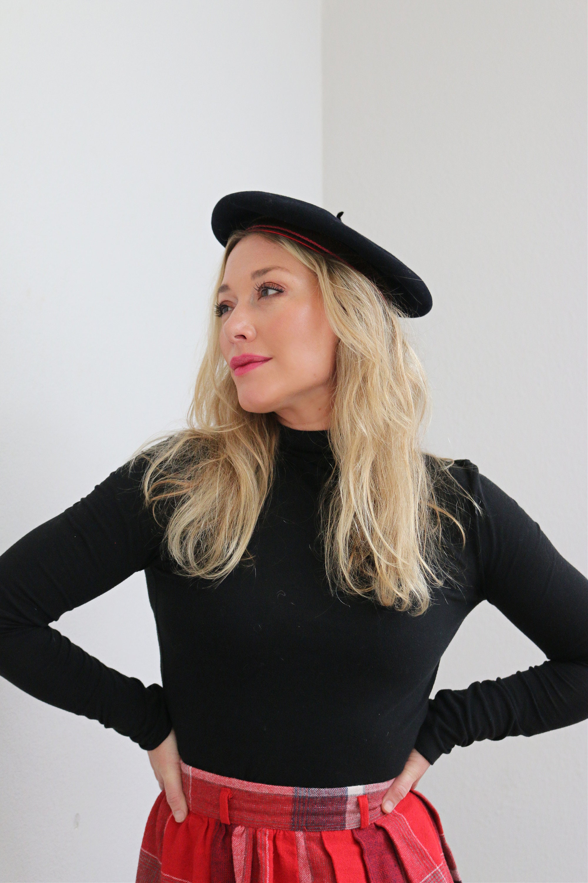 1960\'s French L\'Aiglon Navy Wool Beret // Women\'s Size Extra Small to Small Beret 100% Wool Vintage Hats for Women for sale | eBay main image 3