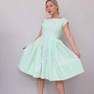 1950's Spring Bud Cotton Dress // Women's Size Double Extra Small // 24 Waist // Metal Zipper // Garden Party Dress // Full Sweep Skirt image 9