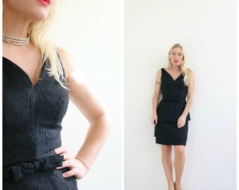 1960s Tiered Little Black Dress /// Size Extra Small to Small