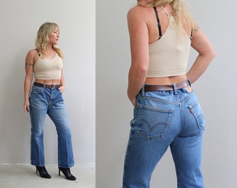 Y2k 2000's Vintage Unisex 517 Distressed Bootcut Levi's Jeans // Women's Medium to Large // Men's Small to Medium // 31" Waist // Classic