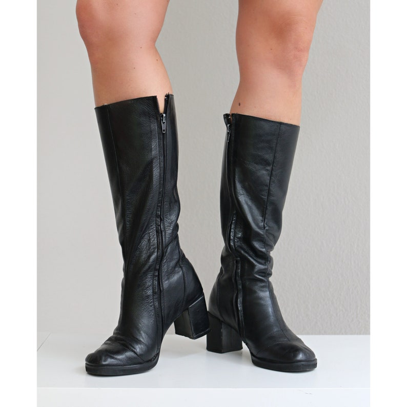 1960's Vintage Vinyl Go-Go Boots // Women's Size 5 to 5-1/2 5.5 // Block High Heels // Gloss Shine // Tall Knee High Boots // 60's Mod zdjęcie 5