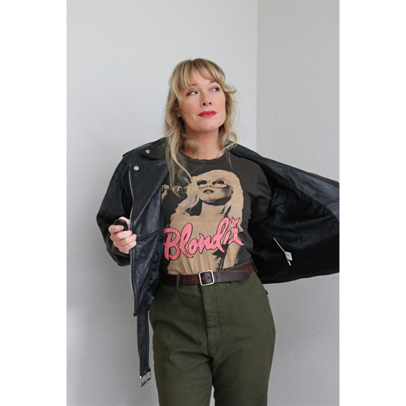Chaqueta de motociclista vintage negra con cinturón, estilo años 90 ~ Tallas para mujer: S, M, L ~ De pequeña a grande ~ Cuero suave como la mantequilla ~ Estilo motero, estilo años 80 y 90 imagen 7