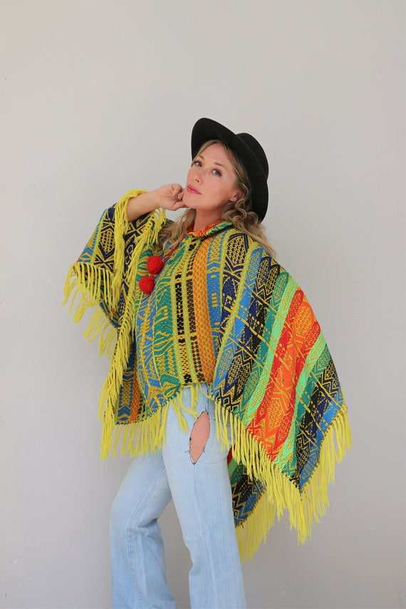 1970's Woven Colorful Poncho // Women's One Size Fits Most 1970's Woven Colorful Poncho // Women's One Size Fits Most