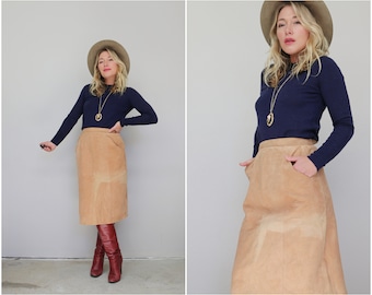 1970's Tulip Pocket Suede Skirt /// Size Double Extra Small to Small // 24" Waist // Casual Corner // Distressed Suede // Soft Suede // Fall