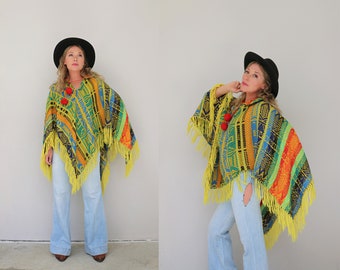 1970's Woven Colorful Poncho // Women's One Size Fits Most // Loose Top // 70's // Fringe Edge // Woodstock Fashion // Festival // Hippie