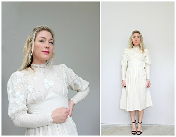 1970's Muslin Embroidered Dress // Size Double Ext