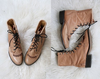 1970's Laredo Two Tone Roper Boots // Women's Size 4-1/2 (4.5) to 5 // Western Riding Boots // Lace Up Granny Boots // Victorian Style / 70s