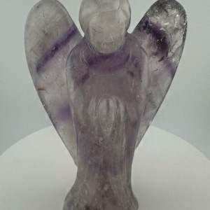 Phantom Amethyst Angel carved by Leandro de Souza