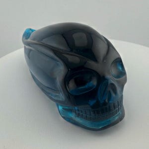 Blue Obsidian Traveler Skull carved by Leandro de Souza