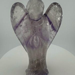 Phantom Amethyst Angel carved by Leandro de Souza