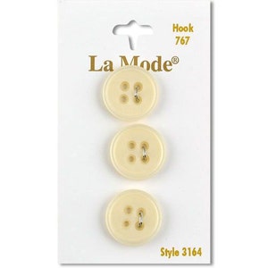 Botão Tan 3/4". La Mode. 3 botões por cartão.