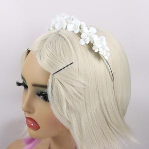 Ceramic Flower Headband, Handcrafted Bridal Hair Accessory, Artisan Wedding Headpiece, Porcelain Blossom Hair Vine for Bride,Bridesmaid gift