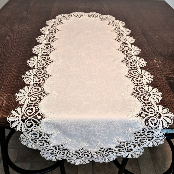 Tischläufer, Dresser Schal, Tischdecke, Platzdeckchen oder Deckchen in Elfenbein oder Gebleicht Weiß Fancy Lace mit Polyester Stoff in Verschiedenen Größen