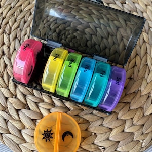 Pill BOX 7-dniowy organizer na tabletki przenośny futerał na tabletki mini organizer na leki kieszonkowa apteka na leki i witaminy etui na tabletki na dzień i noc