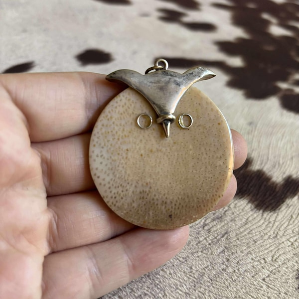1976 Mod owl pendant - Arthur Court Sterling jewelry - polished petrified coral pendant