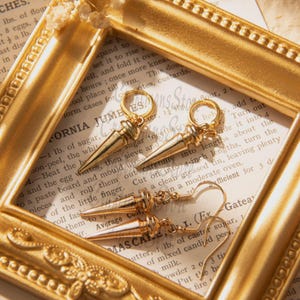 Yor,Fashionable pointed gold earrings, 14K gold plated, pendant earrings, suitable for people with or without pierced ears,gold earrings