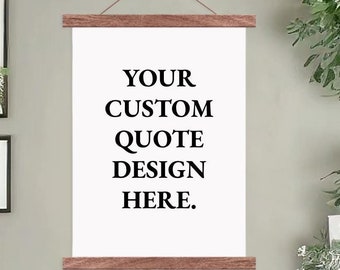 Op de afbeelding: Een wit canvas met een houten frame en ophangsysteem. Het canvas heeft de tekst "YOUR CUSTOM QUOTE DESIGN HERE." in zwart gedrukt.
