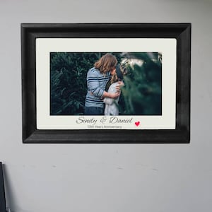 Marco de fotos de pareja personalizado - Regalo de compromiso personalizado para boda, aniversario o San Valentín - Regalo romántico para él o ella/Marco de fotos