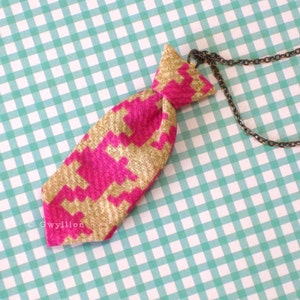 Unisex Mini Tie Pink Houndstooth Necklace image 1