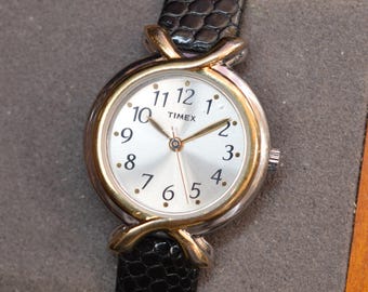 Reloj de vestir Timex T3 Classic Minimalist de cuarzo bicolor para mujer