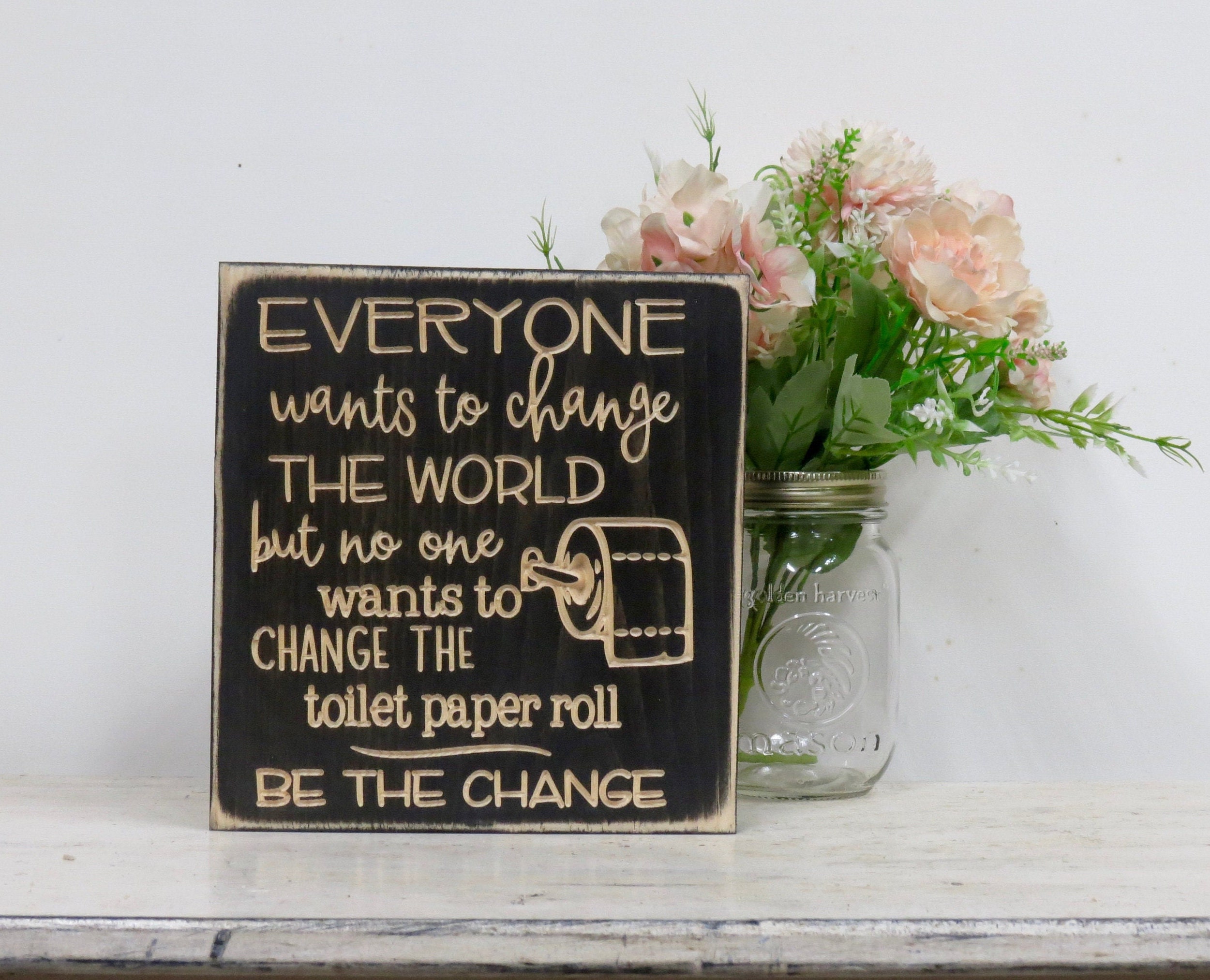 Targa in Metallo con Scritta Change The Toilet Paper, 15 x 20 cm