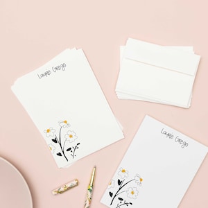 Personalized Flower Letter Writing Stationery Set, Custom Daisy Personalized Gift, Custom Letter Set,  Custom Stationery Gift Set | DAISY