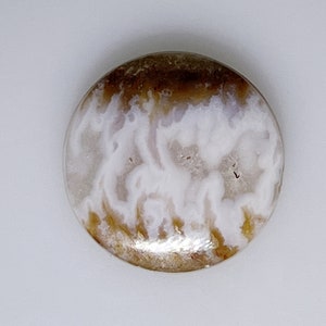 Unique colorful Agate round cabochon, 32.78 carats     005-17-005