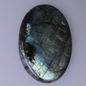Labradorite oval cabochon, excellent color flash, 48.30 carats    051-10-092