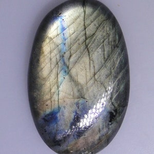 Oval Labradorite very good to excellent color flash, 86.98 carats     051-10-090