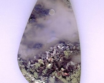 Moss Agate centerpiece bead, unique green plumes, 27.13 carats     003-015-005