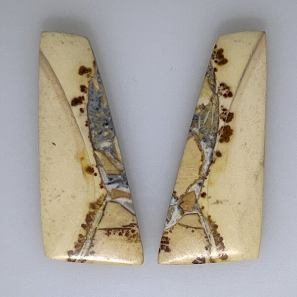 Quality well matched pair of Maligano Jasper cabochons, 37.01 carats total weight      044-18-006