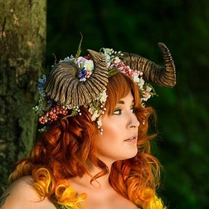 Maenad Horned Flower & Foliage Headpiece image 1