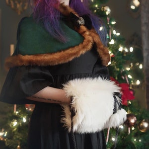 Caroler&#39;s Delight Muff with Purse Pocket