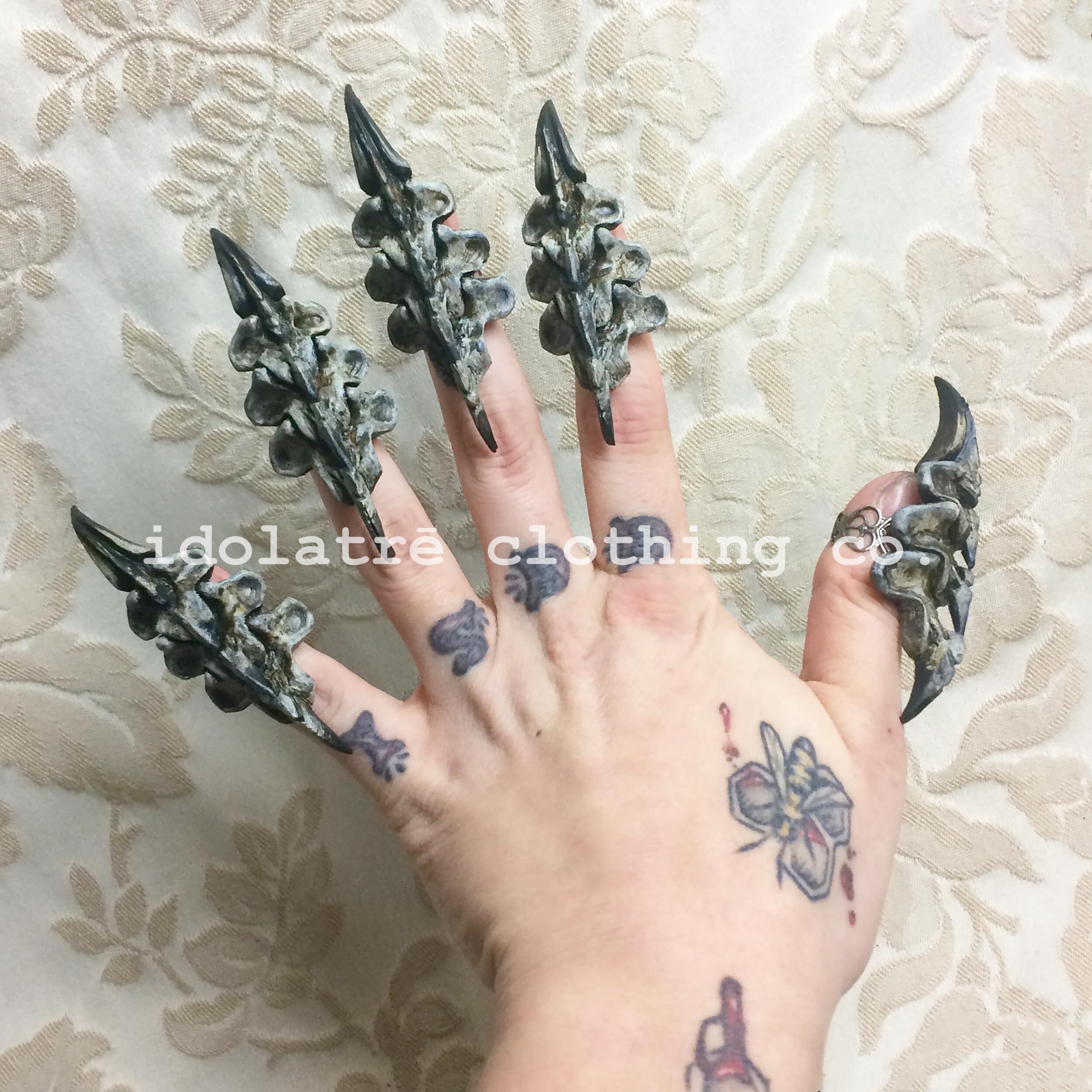 Ornate Gothic Witch Queen Vertebrae Crown and a Full Set of Vertebrae Claw Rings Witch Queen Vertebrae Fantasy Claw Rings — idolatrē main image 3