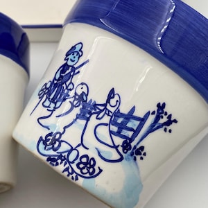 Vintage bricka i keramik, set om 3, blå och vita blomkrukor, gammal planteringslåda, gåsherde