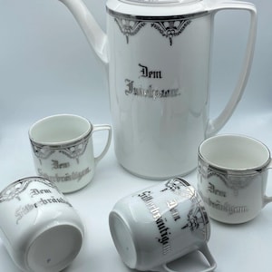 Alte Kaffeekanne mit 4 Tassen - Vintage Geschenk zur Silberhochzeit, Geschenk für das Jubelpaar