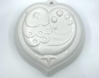Vintage heart-shaped baking mold, bird cake mold, white pudding mold, cute porcelain baking mold, Valentine's Day