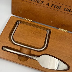 Serving utensil set for foie gras, spatula & pastry cutter, silver-plated, including box