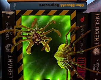 Alien Facehugger Book Nook LED Remote Control 16 Colour