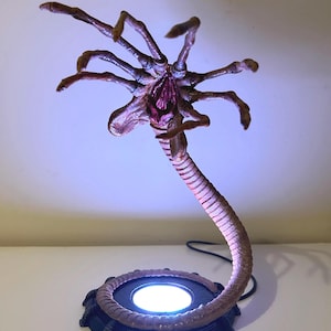 Alien Facehugger Lamp/Nightlight USB LED Remote Control 16 Colour