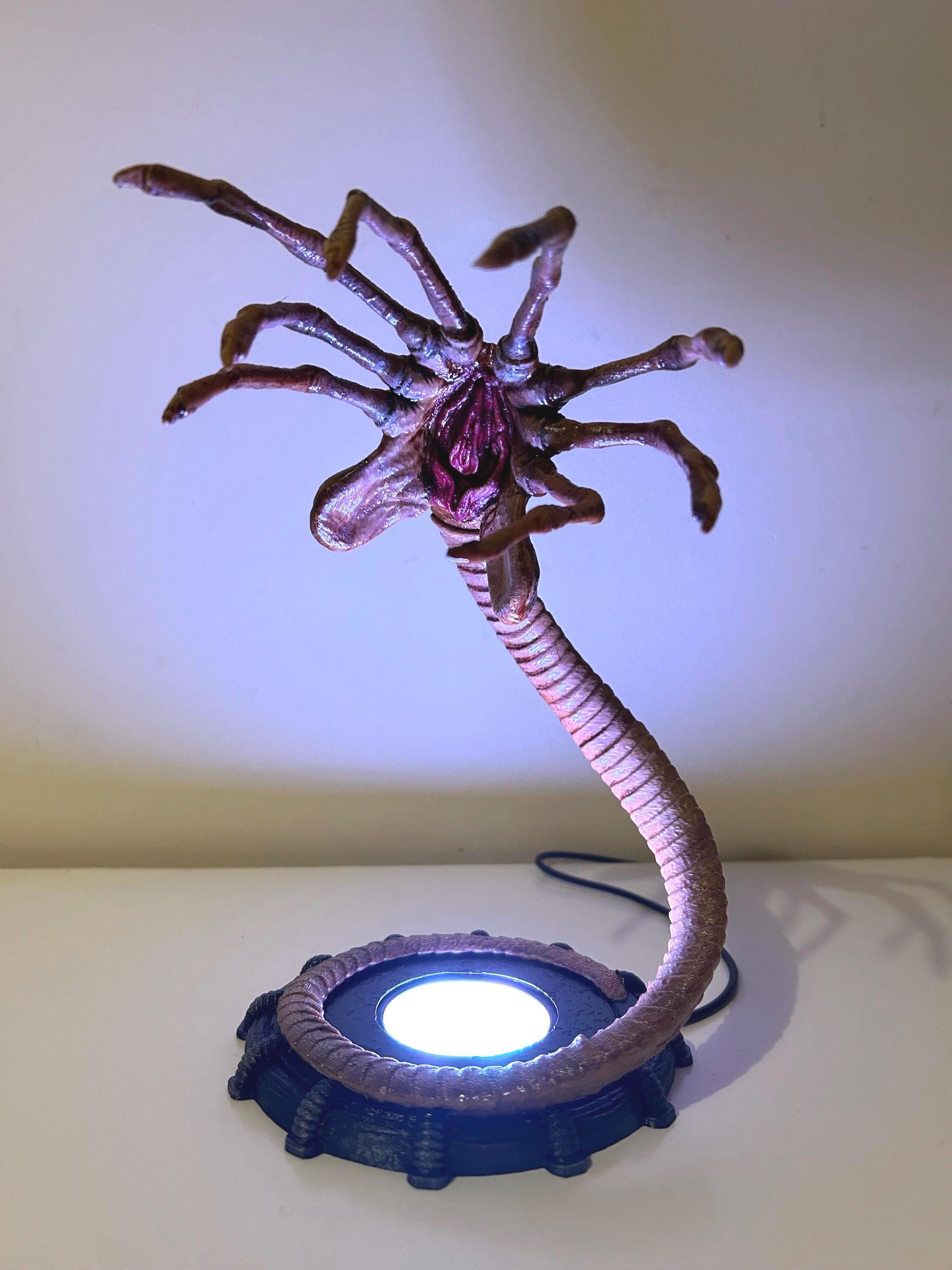 エイリアン フェイスハガー ランプ/ナイトライト USB LED リモコン 16色