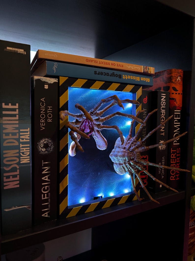 Alien Facehugger Book Nook LED Remote Control 16 Colour - Etsy