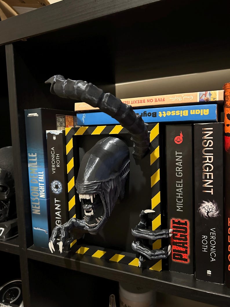 Alien Xenomorph Book Nook LED Remote Control 16 Colour - Etsy