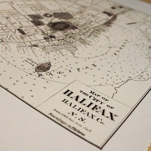 Carte ancienne d'Halifax imprimée sur du papier de bambou écologique Fabriqué au Canada, souvenir Halifax the Hammer Steeltown