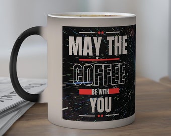 Niech kawa będzie z Tobą Magiczny kubek | 11 oz Ceramiczny kubek do kawy | Prezent dla fana Gwiezdnych Wojen | Miłośnik kawy | Prezent dla niego | Prezent Gwiezdne Wojny
