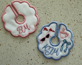 Etiquetas de vino bordadas personalizadas / Regalo para despedida de soltera / Regalo para anfitriona / Regalos personalizables