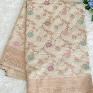 Elegant Beige & Light Pista Green Floral Ektara Katan Silk Banarasi Saree | Handwoven Craftsmanship | SILK MARK CERTIFIED