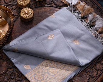 Handwoven Dove Grey Banarasi Silk Dupatta: Zari Booti & Floral Brocade