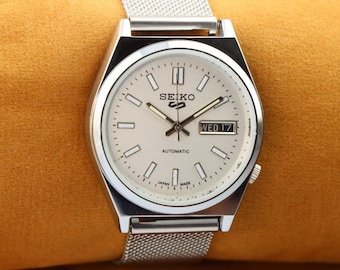 Vintage refurbished Seiko 5 white dial men's working wrist watch 37.5mm..
